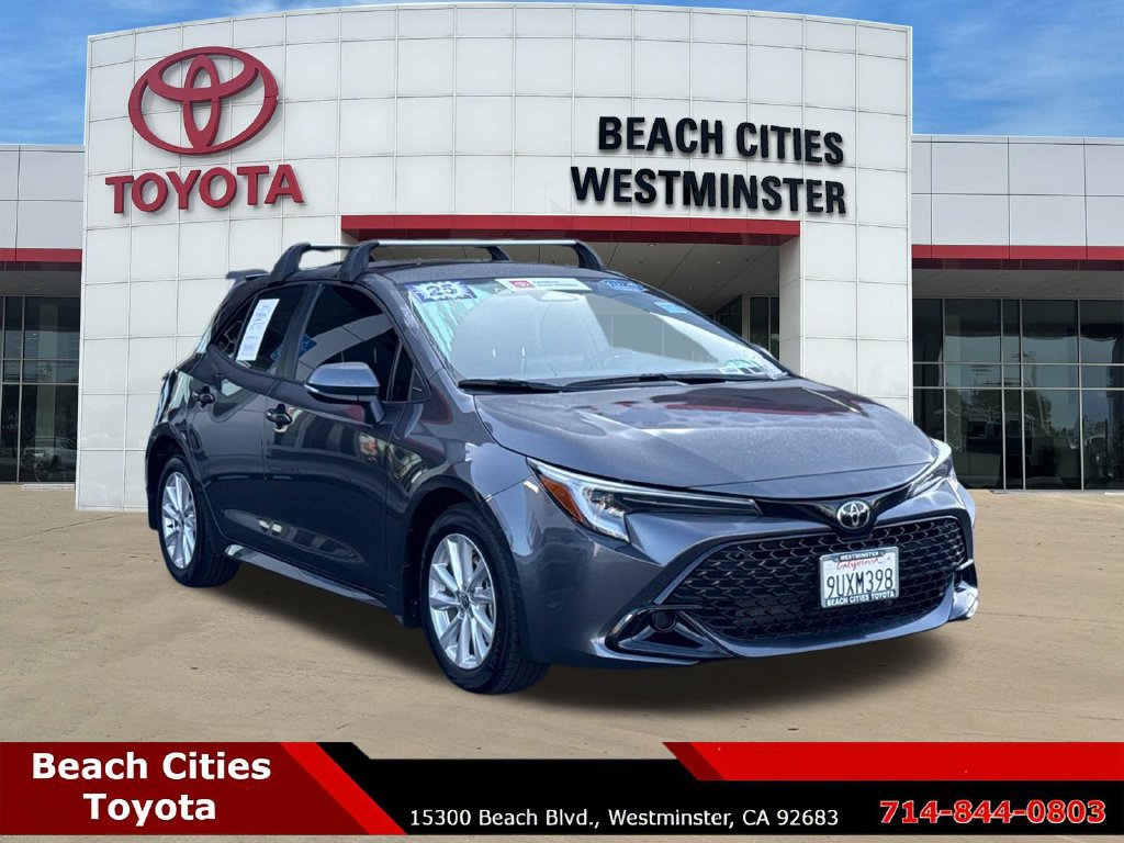 Certified 2025 Toyota Corolla SE w/ SE Package FWD image 1