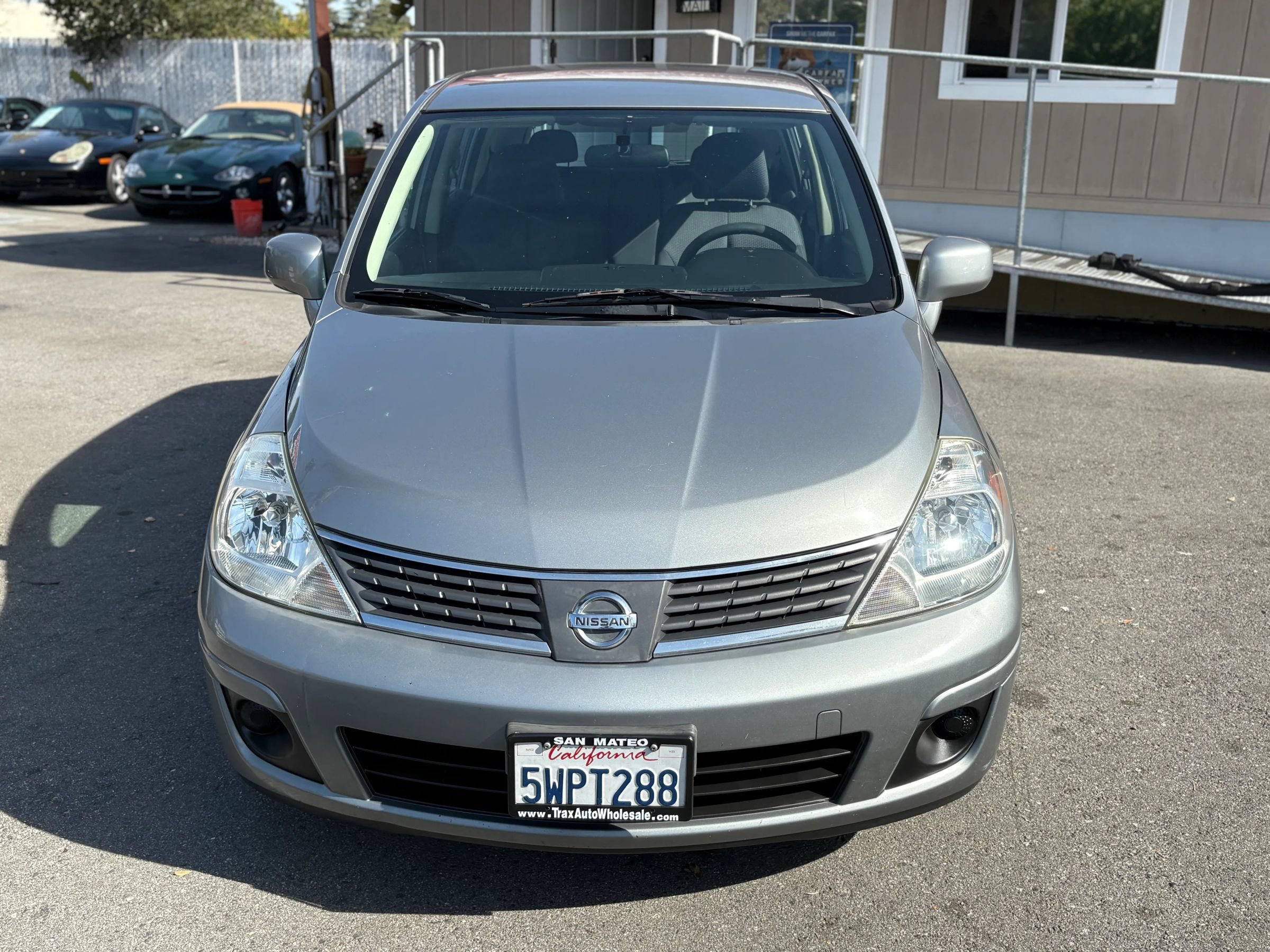 Used 2007 Nissan Versa Hatchback FWD image 8