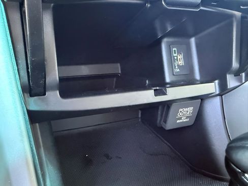 Used 2017 Honda Accord EX-L image 32