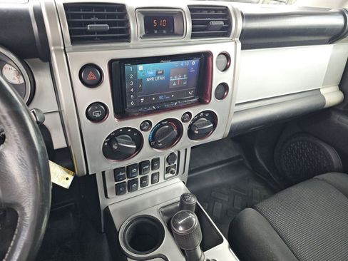 Used 2007 Toyota FJ Cruiser 4WD image 31