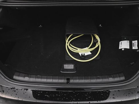 Used 2023 BMW 530e xDrive w/ Premium Package image 43