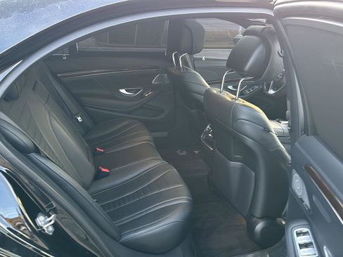 Used 2018 Mercedes-Benz S 560 Sedan image 11