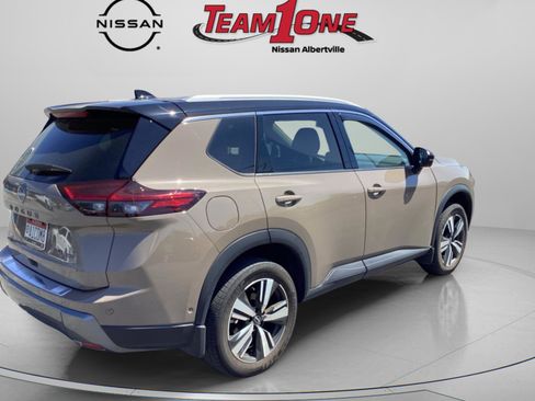 Used 2024 Nissan Rogue SL image 7