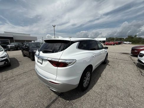 Used 2024 Buick Enclave Essence AWD/4WD image 4