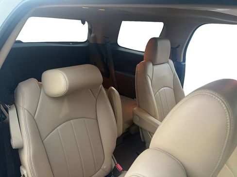 Used 2011 GMC Acadia Denali image 18