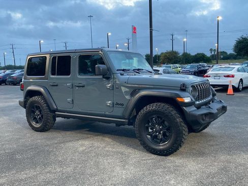 Used 2026 Jeep Wrangler Unlimited Sport AWD/4WD image 3
