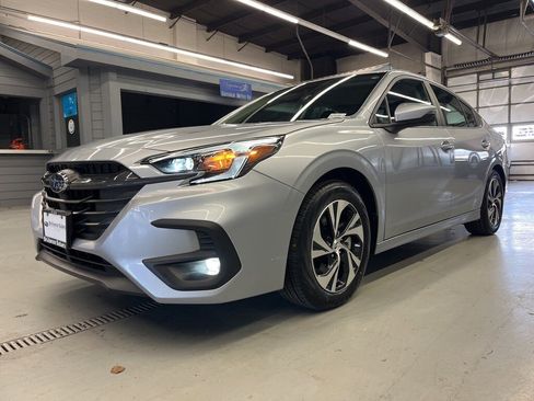 Used 2025 Subaru Legacy Premium image 3