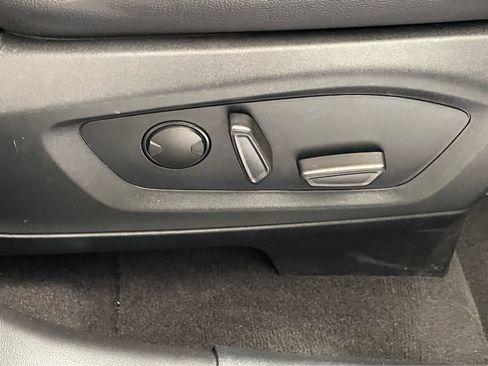 Used 2020 Ford Explorer XLT w/ Equipment Group 202A image 48