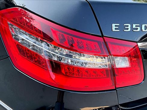 Used 2011 Mercedes-Benz E 350 4MATIC Sedan image 29