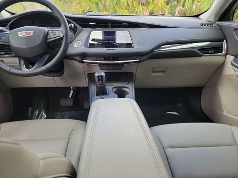 Used 2019 Cadillac XT4 Luxury image 14