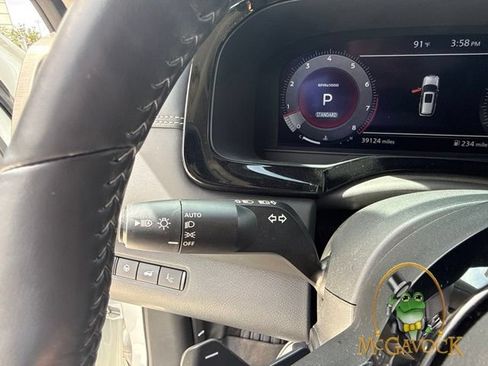 Used 2023 Nissan Pathfinder Platinum FWD image 21