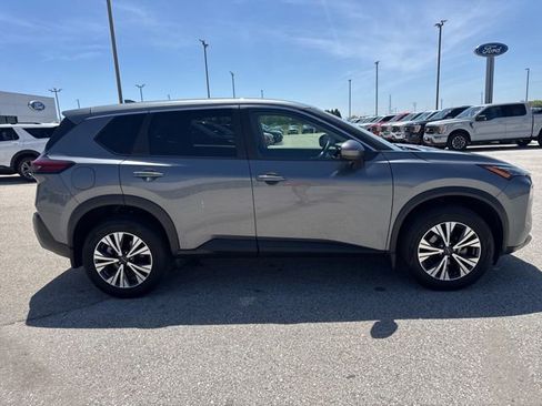 Used 2023 Nissan Rogue SV AWD/4WD image 2
