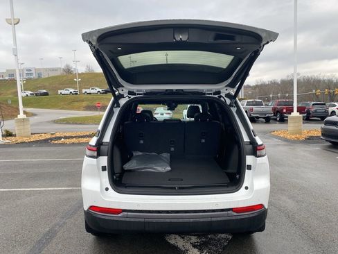 New 2026 Jeep Grand Cherokee Limited w/ Limited Altitude Package image 15