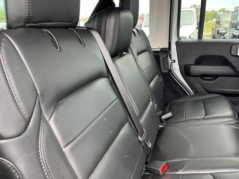 Used 2022 Jeep Wrangler Unlimited Sahara AWD/4WD image 45