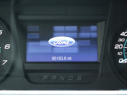 Used 2017 Ford Taurus SE image 20