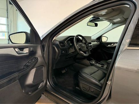 Used 2025 Ford Escape Platinum AWD/4WD image 13