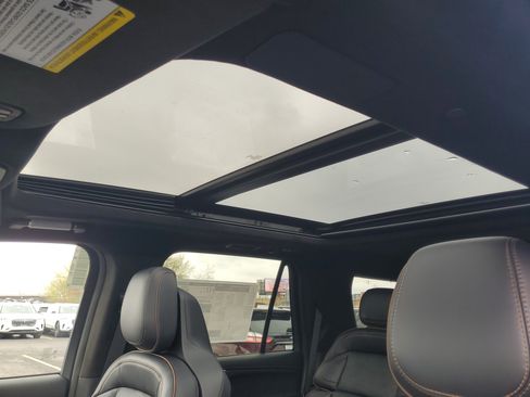 New 2026 Lincoln Navigator Black Label image 11