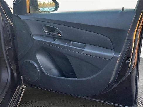 Used 2015 Chevrolet Cruze LT image 27