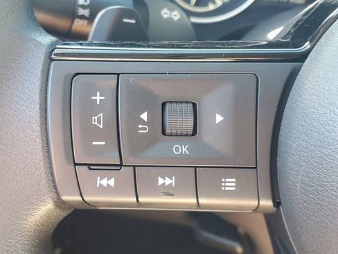 Used 2023 Nissan Rogue SV FWD image 26