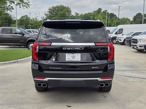 Used 2025 GMC Yukon XL Denali AWD/4WD image 5