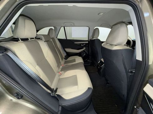 Used 2025 Subaru Outback Premium image 18