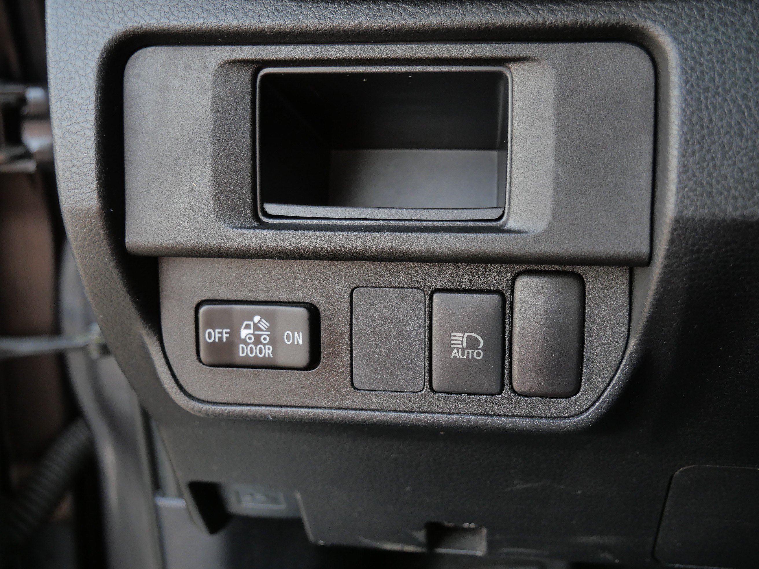 Certified 2019 Toyota Tacoma SR5 AWD/4WD image 26