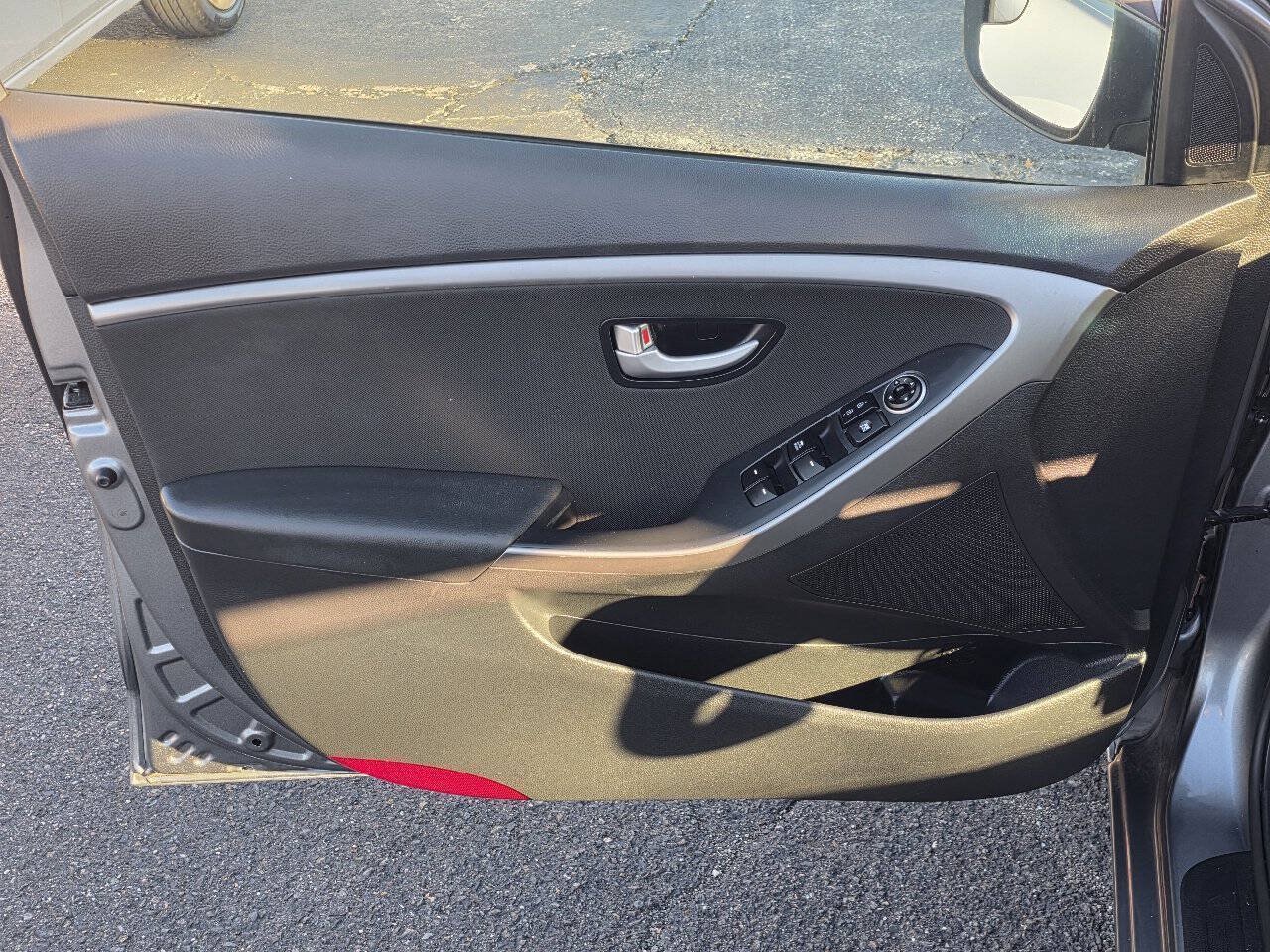 Used 2017 Hyundai Elantra GT FWD image 10