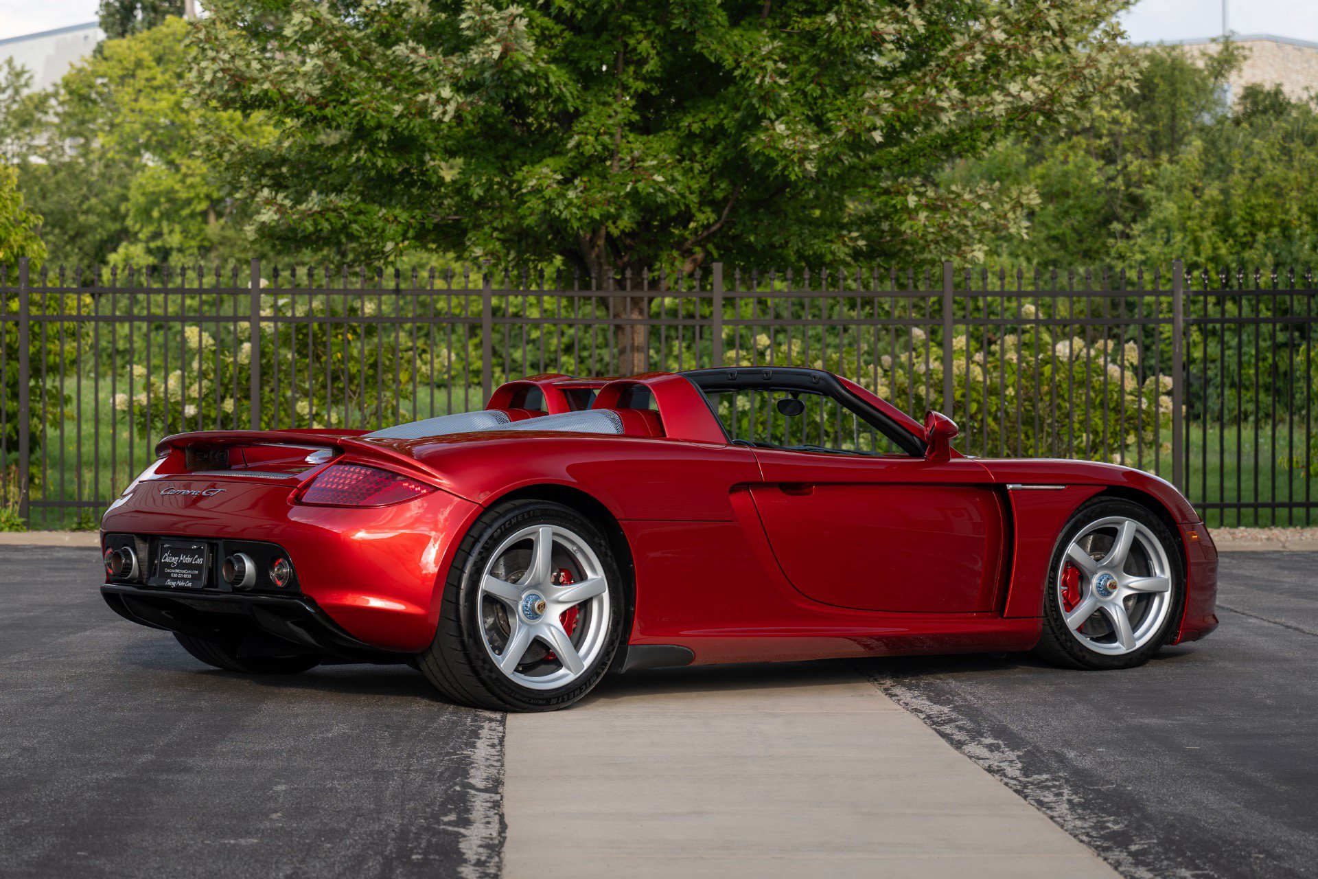 Used 2005 Porsche Carrera GT RWD image 21
