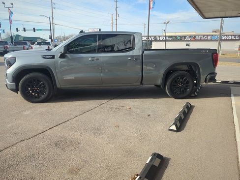 Used 2024 GMC Sierra 1500 Elevation image 3
