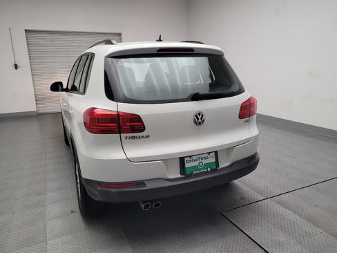 Used 2016 Volkswagen Tiguan S image 6