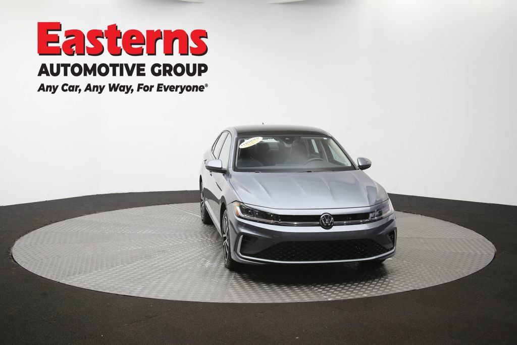 Used 2025 Volkswagen Jetta SE FWD image 50