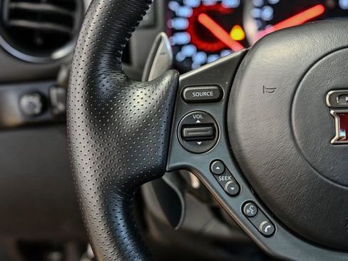 Used 2014 Nissan GT-R Premium image 41