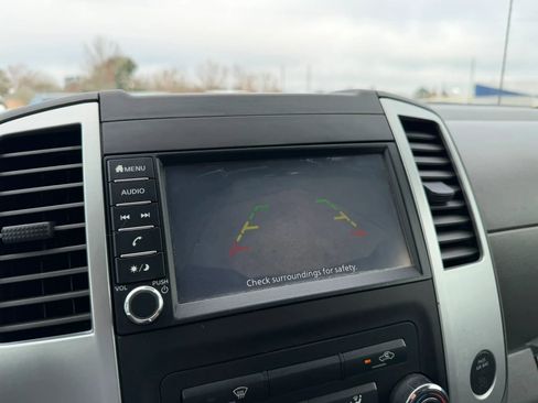 Used 2019 Nissan Frontier Desert Runner image 15