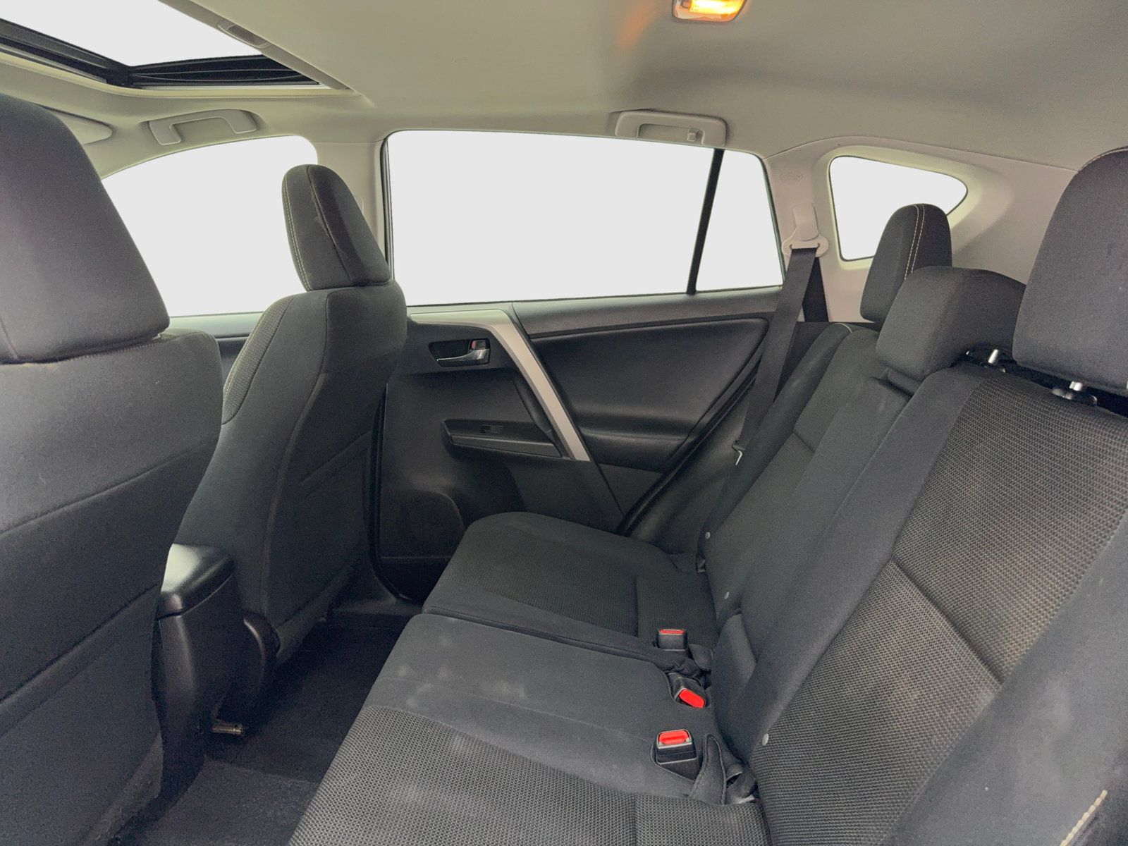 Used 2017 Toyota RAV4 XLE w/ Plus Special Value Package AWD/4WD image 37