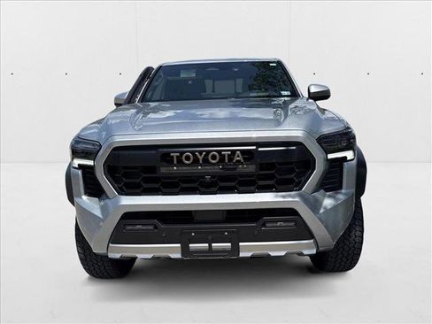 Used 2024 Toyota Tacoma 4x4 Double Cab Hybrid image 2