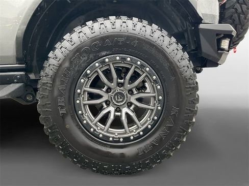 Used 2022 Ford Bronco Badlands image 23