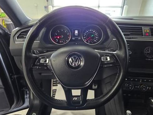 Used 2021 Volkswagen Tiguan SE R-Line image 17