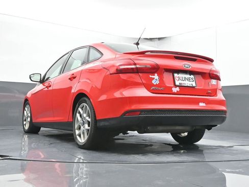 Used 2015 Ford Focus SE w/ Equipment Group 201A FWD image 32