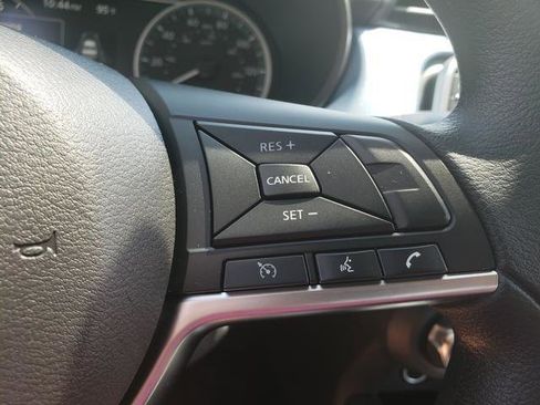 New 2025 Nissan Versa SV w/ Trunk Package FWD image 18