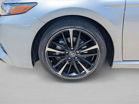 Used 2018 Toyota Camry XSE FWD image 25