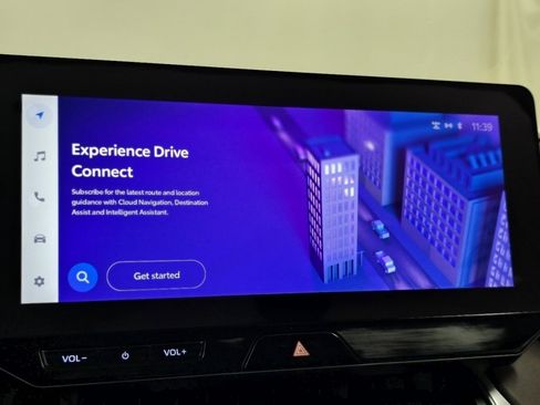 Certified 2024 Toyota Venza XLE image 3