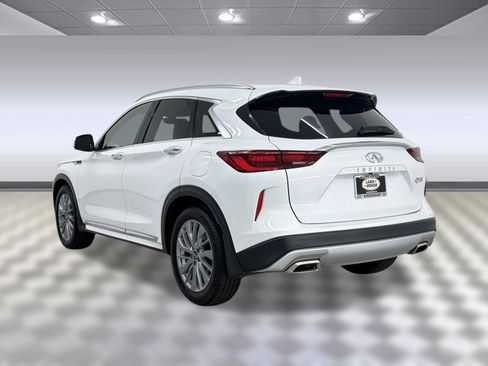 Used 2023 INFINITI QX50 Luxe w/ Accent Package FWD image 3