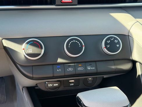 New 2026 Hyundai Elantra SE image 15