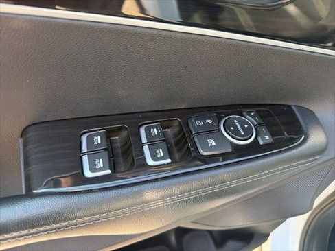Used 2020 Kia Sorento FWD V6 image 12