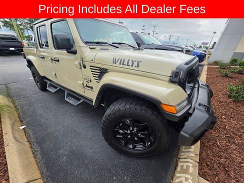 Used 2022 Jeep Gladiator Sport AWD/4WD image 3