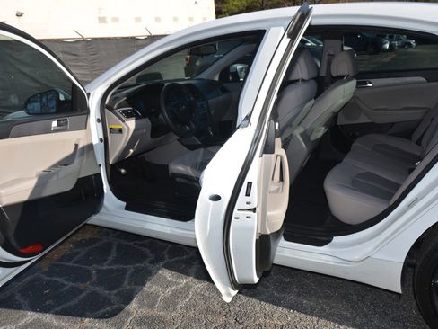 Used 2017 Hyundai Sonata SE image 47