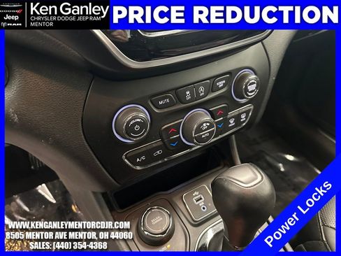 Used 2019 Jeep Cherokee Limited image 15