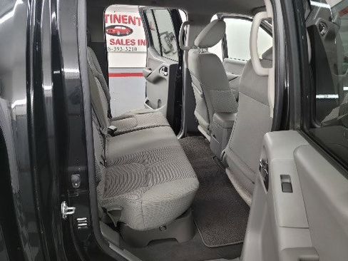 Used 2021 Nissan Frontier SV w/ Midnight Edition Floor Mats image 31