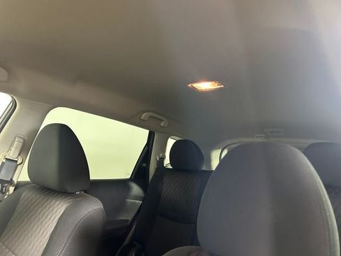Used 2020 Nissan Rogue SV AWD/4WD image 13