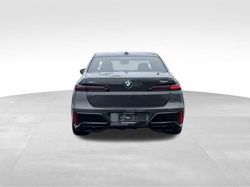 Certified 2023 BMW 760i xDrive w/ Parking Assistance Package image 8